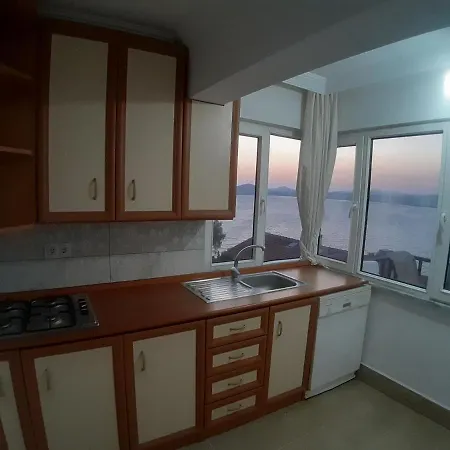 度假居 Havuzlu Sitede Deniz Manzarali Milas
